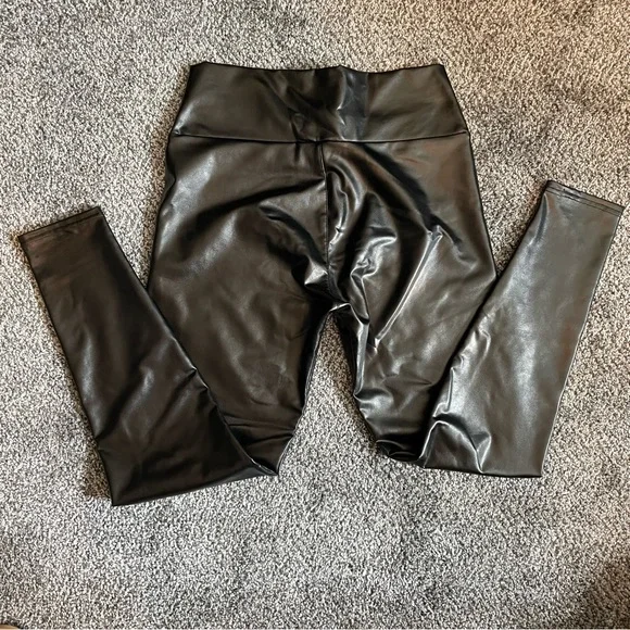 Stretchy Faux Leather Leggings - Medium - Picture 3 of 8
